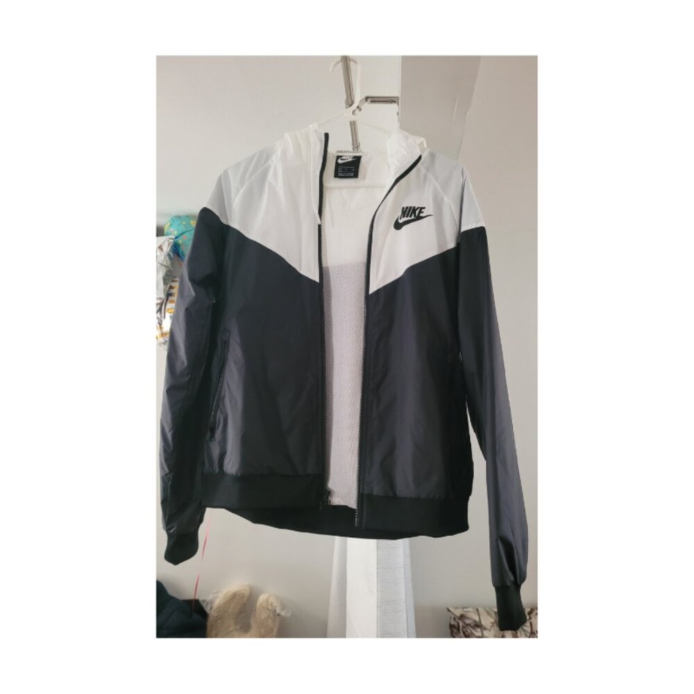 Brand new Nike windbreaker!